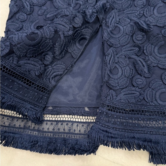 Trina Turk Dress Size 6 Navy Blue Textured Floral Embroidered Fringe Trim - Picture 11 of 14